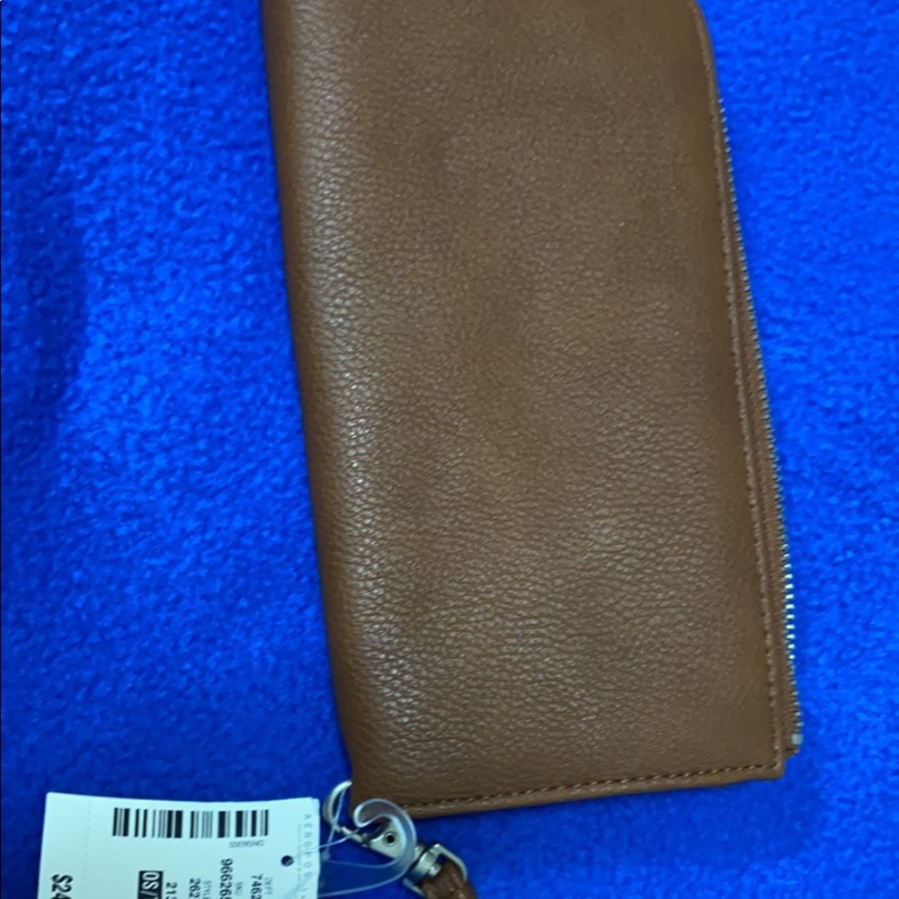 Wristlet handbag